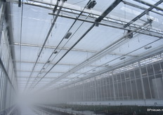 Van onder tot boven is de kas uitgerust met de nieuwste technieken.