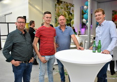 Dick, Daan, André Hoogenboom en Mark Kuiper. Alle vier de mannen van HM Tesselaar Alstroemeria.