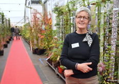 Lia van Wely stond namens Leen Konijn Boomkwekerij en Tuincentra op de beurs. Waarschijnlijk de beste stand van heel de beurs. Alle bezoekers liepen langs zo'n 30 meter gangpad dat versiert was door de producten van Leen Konijn.