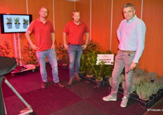 Delphy had een opstelling in de stand om hun bezoekers een beeld te geven van hun proeven in Boskoop. Ze testen met LED voor de boomkwekerij en vaste planten. Het doel van de tests is om de planten compact te houden zonder groeiregulatoren en vervroegd klaar voor levering te hebben. Johan van den Broek, Peter Morrenhof en Eugéne van Abeek stonden iedereen te woord die er meer van wilde weten.