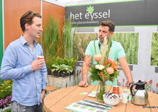 Roy Schapendonk op bezoek bij Maurice van Meel van "Het Eyssel". Maurice stond op de beurs met zijn grassen, kruiden, varens en vaste planten.