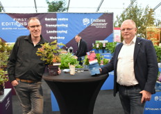 Victor Hooftman van VD Hooftman Boomkwekerij en Dirk Bouman van Arie Bouman Tuinplanten stonden samen op de beurs. Voor de teelt en verkoop van de First Editions en de Endless Summer producten hebben de twee een samenwerking. Victor met de Physocarpus Amber Jubilee en Dirk met de Summer Love.