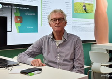 Mario Stolwijk van de helpdesk van varb helpt alle klanten verder met vragen over het pakket dat zij leveren.