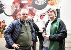 Veilingmeester in Naaldwijk Ger de Brabander praatte even bij met Michel Buitenhuis van Kleef Roses.