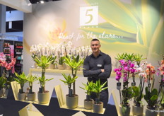 Jeroen van der Wel van Piet Vijverberg, dat o.a. een nieuwe Dracena varieteit in het assortiment heeft, de 'Golden Queen, een soortje afkomstig van de eigen farm in Costa Rica en onderscheidend door een bijzondere kleurstelling.