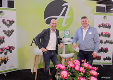 Jeroen Warmerdam en Don Bruinen van Apartus, dat weer mooie soorten Franse geraniums uit eigen veredeling beschikbaar heeft.