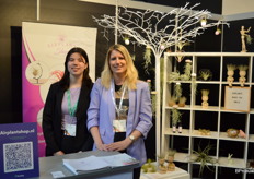 Anna Jenezon en Marleen Zeeman van Airplant Shop. Pasen komt eraan en de plantjes laten zich leuk combineren met de paaseitjes.
