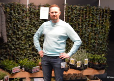 Jaco de Hoog van Land van Bloei, dat nu o.a. volop lewisia's beschibaar heeft.