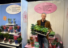 Jeffrey van der Berg van Sunshine Grow heeft weer wat nieuws in het assortiment: hedera in 9 cm potjes, met een minimale ranklengte van 12 cm.