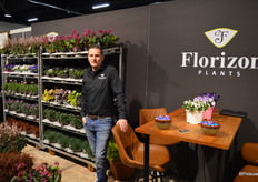 Bram Fransen van Florizon, dat het grote assortiment vaste planten weer beschikbaar heeft.