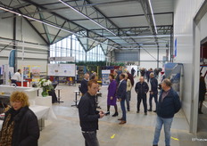 Pijlen wezen de weg, praktisch alle ruimtes waren voor het publiek opengesteld