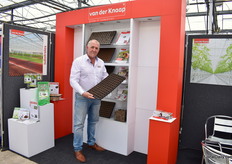 Dick Verwij van Van der Knaap met de Obturo-tray.