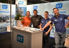 Het team van HT kleurt fraai bij het nieuwe logo. Brigitte, Ben Tabbel Axl van der Kruk & Koos van der Ende.