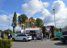 Wie wel eens eerder een rondje gemaakt heeft over de FlowerTrials ziet het gelijk, dit is de locatie van Syngenta aan de Noord-Lierweg.