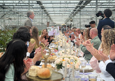 Het nieuwe World of Spray Roses magazine is deze middag geïntroduceerd 