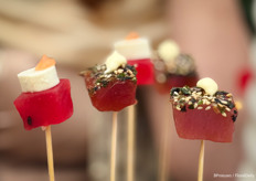 Tijdens de lunch, verzorgd door Robuust Vollenhoven, kwamen heerlijke hapjes voorbij. De watermeloen had een vleugje rozensmaak 