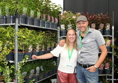 Eva en Bas Niesing van J.C. Niesing uit Boskoop. Teelt van 1 jarige Heesters.