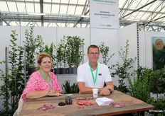 Frank en Marina van Roelands boomkwekerijen. Kwekerij van haagplanten in potten en vollegrond.