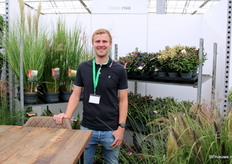  Bart van Diepen van de gelijknamige kwekerij. Specialist in vaste planten, siergrassen, Hebe en Conica.