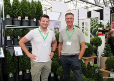 Rick Notkamp en Maarten Graafland van Notkamp Boomkwekerij. Gespecialiseerd in Conica, Super Bleu, Ilex Topiary en New Green Buxus.