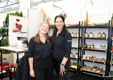 Suzan Mooijman en Brenda Willemsen van Roma Nova. Elk jaar weer een nieuw assortiment .