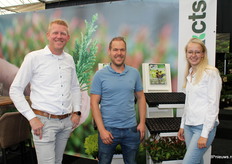 Links Jan Dons en rechts Anna Leenheer van Green Products met in het midden Paul de Jong van Heco.