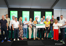 Winnaar van de beste markt innovatie en beste nieuwigheid: Van Son & Koot met de Buddleja Davidii Little Rockstars van Florensis