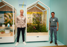 Bob Baas en Martijn Vreugdenhil van Amigra Grasses in hun gedeelde stand van Brands of Plants