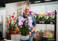 Diederik van Dijk van Bernhard op de orchideeën plaza
