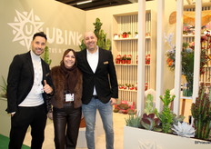 Harold Burger, Anke van Hemert en Pascal Poortvliet van Ubink Cactus & Succelent. Dit jaar een complete nieuwe stand.