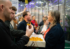 Tijd voor bitterballen bij de uitreiking van de Bitterballenprijs van Love for Lillies