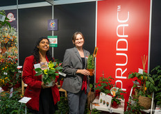 Anushka Deshpande en Viktoria Taranenko van Prudac