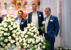 Norman Kordes, Goran Basjes en John Vincent Kordes van Kordes Roses met de nieuwe witte Supernova