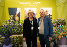 Jacqueline en Nico promootten de Campanula’s op de beurs