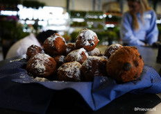 En natuurlijk kunnen oliebollen niet ontbreken