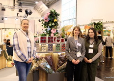 Stefanie Proy, Julia Canstein en Tamara Mainella van Verdissimo, met een nieuw, milieuvriendelijk standconcept. In plaats van onderdelen weggooien, gaat deze stand mee naar de volgende beurs!