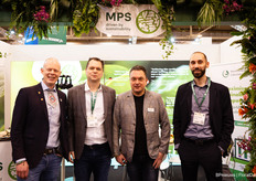 Arthij van der Veer (die zijn 25-jarig jubileum viert bij de club), René Rombouts, Hans Rust en Maik Mandemaker van MPS.