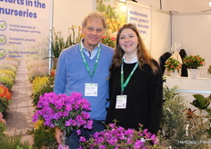 Marcello Catania met zijn dochter Alice (Mittelmeer Pflanzen) zijn blij met hun nieuws standplaats in hal 1.