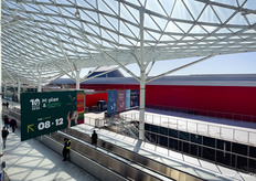 Een zonnig Milaan en entree naar Myplant & Garden, op hetzelfde terrein vond het onderdeel schaatsen op de Olympische Winterspelen plaats