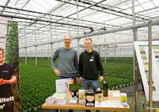 Patrick Smidt van Van Iperen en Wout van het Emsflower teeltteam