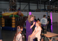 Er was een complete hoek waar de kinderen lekker konden spelen. Deze dame kon geweldig schminken.