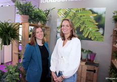 Anne Rietveld en Kelly Raadschelders van Raadschelders Varens. Hebben 25 verschillende varens in het assortiment.