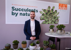 Marco van der Willik van Ovata, het keramiek bij hun succulenten is ook eigen ontwerp