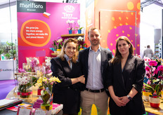 Het team van JMP Flowers, een Poolse bloemenkweker die hun orchideeën vermarkten onder de naam Mariflora