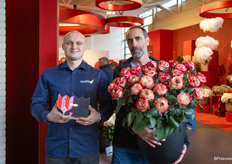 De mannen van Decofresh met de winst voor Applejack in de categorie Import Roos