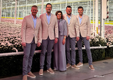 Het team van Leen Middelburg Chrysanten: Barry Middelburg, Jelmer Dictus, Christa Middelburg, Sander Middelburg en Perry Dekkers.