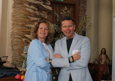 Caroliene Nederpelt (marketing Greenhouse Sustainability) samen met dag voorzitter Rob Veenman.