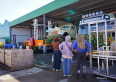 Buiten staat ook al het een en ander opgesteld