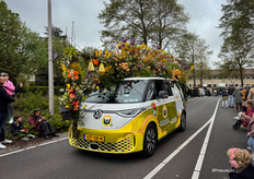 Een goed versierde auto van Lubbe Lisse
