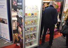 Bloombites. De eetbare bloemen zijn aan een opmars bezig. Vanaf heden kan de concument ook de planten, waaraan de eetbare bloemen groeien, kopen.